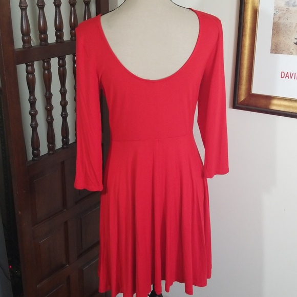 Express Solid red circle dress. Size M - Picture 4 of 11